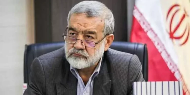 Rússia está disposta a fornecer armas nucleares ao Irã, diz parlamentar iraniano