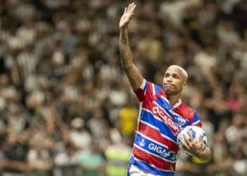 Após hat-trick, Deyverson se torna terceiro maior artilheiro da Arena MRV