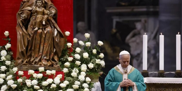 É preciso olhar para a pobreza material, moral e espiritual como uma só, pede o Papa