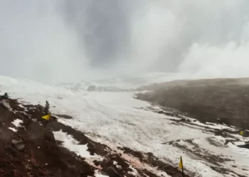 Avalanche deixa três mortos e quatro desaparecidos no Nepal