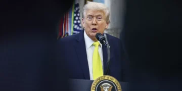 Trump demite inspetor-geral interino da autoridade de habitação dos EUA