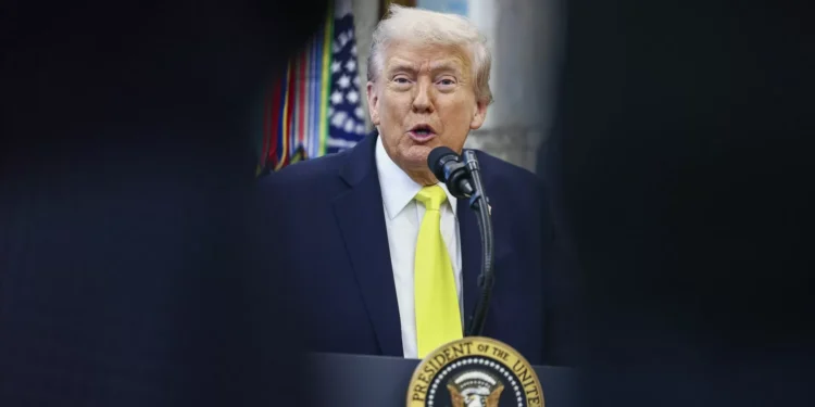 Trump demite inspetor-geral interino da autoridade de habitação dos EUA