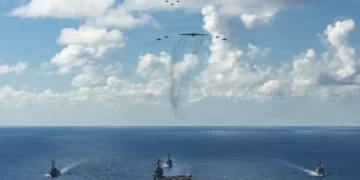 Maior porta-aviões do EUA entra no Caribe em meio à tensão com a Venezuela