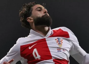 Croácia leva susto, mas vira contra a Ilhas Faroe e carimba vaga na Copa