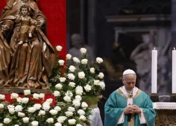 É preciso olhar para a pobreza material, moral e espiritual como uma só, pede o Papa