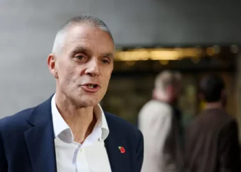 BBC deve ‘lutar’ por seu jornalismo, diz diretor demissionário ante ameaça de Trump