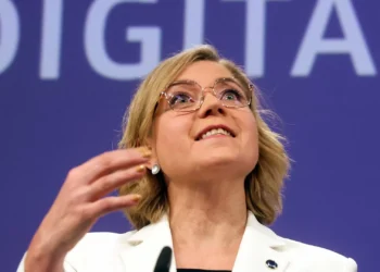 No meio de chuva de críticas, UE avança com regras mais flexíveis para a IA