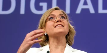 No meio de chuva de críticas, UE avança com regras mais flexíveis para a IA