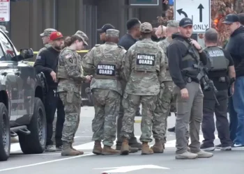 FBI identifica suspeito de atirar contra agentes em Washington