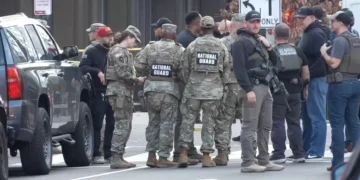 FBI identifica suspeito de atirar contra agentes em Washington