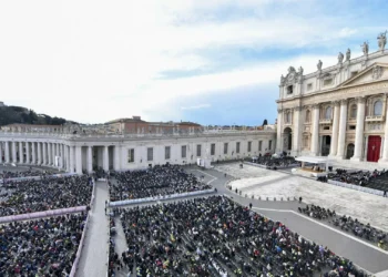 Nota do Vaticano elogia monogamia e também é valida para sacerdotes e celibatários