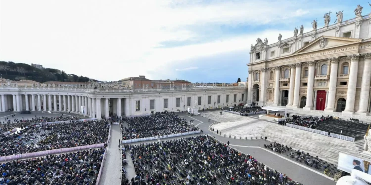 Nota do Vaticano elogia monogamia e também é valida para sacerdotes e celibatários
