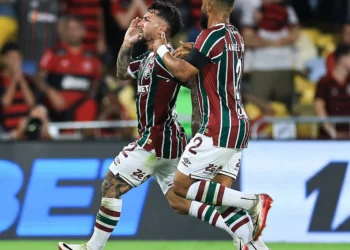 Veja golaço de Acosta que abriu o placar para o Fluminense contra Flamengo