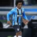Willian, do Grêmio, critica arbitragem da partida com o Fluminense