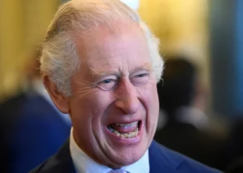 Charles III anuncia redução no tratamento contra o câncer em 2026: ‘Bênção pessoal’