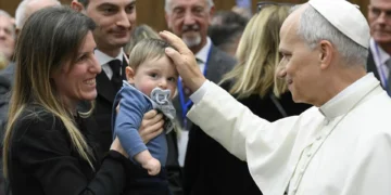 Papa aos diplomatas: “Quem se cansa de dialogar, já não espera a paz”