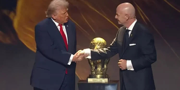 Trump ganha ‘Prêmio da Paz’ criado pela Fifa