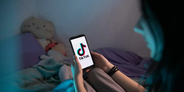 Proibir redes sociais a jovens na Austrália já afeta criadores de conteúdos