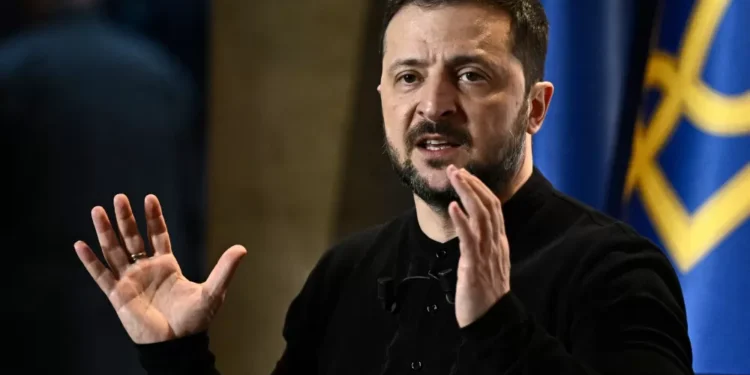 Zelensky fala em ligação ‘construtiva’ com negociadores dos EUA