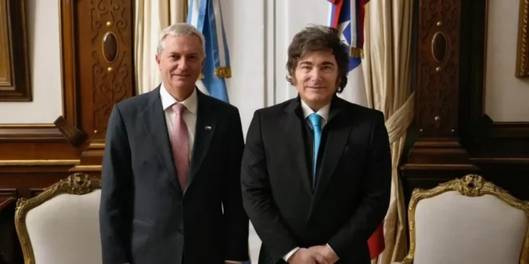 Milei e Kast se reúnem e definem prioridades para relação entre Argentina e Chile