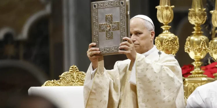 Papa na missa de Natal: “Como não pensar nas tendas de Gaza?”