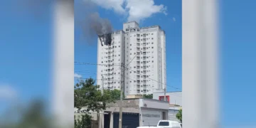Incêndio em apartamento mata três pessoas no interior de SP; veja vídeo