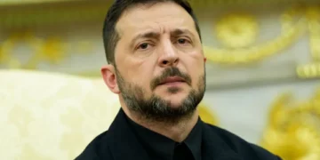 Zelensky admite pela primeira vez que Ucrânia pode perder território