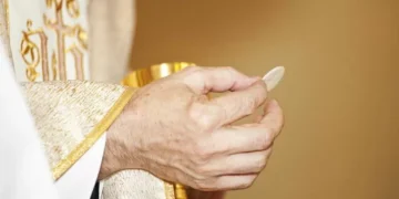 Assalto no hospital. 500 hóstias consagradas roubadas da capela