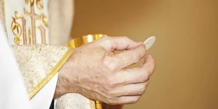 Assalto no hospital. 500 hóstias consagradas roubadas da capela