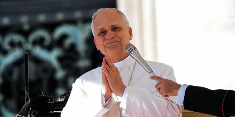 🔴 Acompanhe a primeira missa da noite de Natal do pontificado do Papa Leão XIV