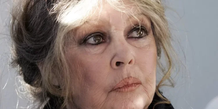 Líderes políticos e artistas prestam homenagens a Brigitte Bardot