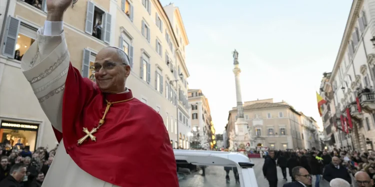 Papa na Piazza di Spagna: “Depois das portas santas, que se abram portas de paz”