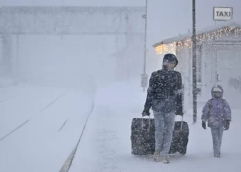 Tempestade faz dois mortos e deixa milhares sem eletricidade na Suécia