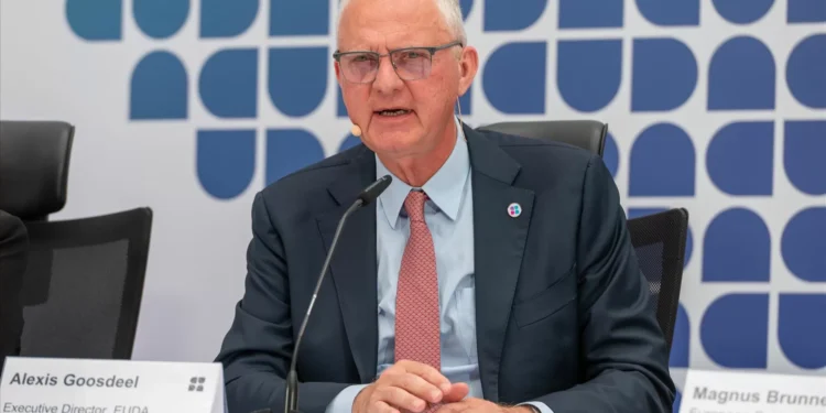 Diretor da Agência Europeia de Medicamentos encerra mandato com alerta sobre a evolução do fenómeno da droga na Europa