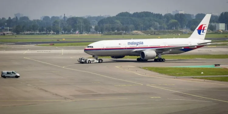 Buscas pelo avião da Malaysia Airlines são retomadas dez anos depois