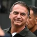 Bolsonaro submetido a nova cirurgia para tratar crise de soluços
