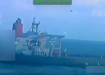 Entenda por que os EUA estão interceptando navios petroleiros na costa da Venezuela