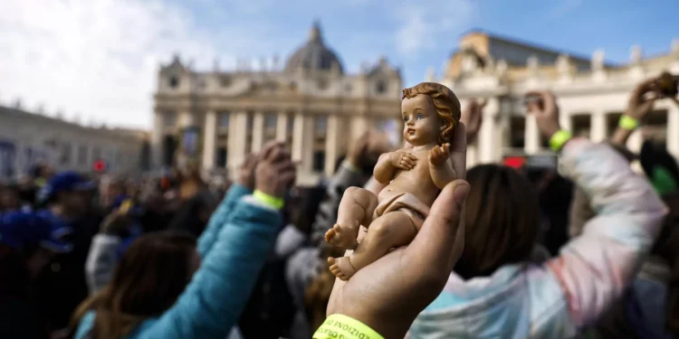 Papa às crianças: Rezem pela paz e pelas minhas intenções
