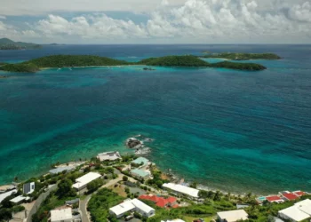 Reveladas fotografias e vídeos da ilha privada de Jeffrey Epstein