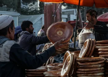 Pelo menos dois mortos durante protestos contra elevado custo de vida no Irão