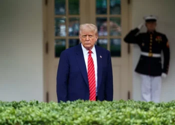 Trump ameaça invocar Lei da Insurreição em Minnesota após confrontos com o ICE