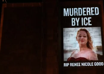 Quem era Renee Nicole Good, a mãe e poeta morta pelo ICE?
