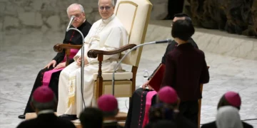 ​Papa pede orações pela paz e lamenta desrespeito pela dignidade humana
