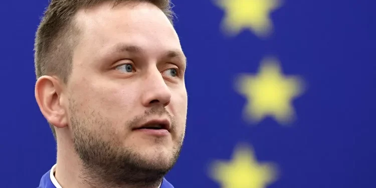 Premiê da Groenlândia diz que se prepara para possível invasão dos EUA