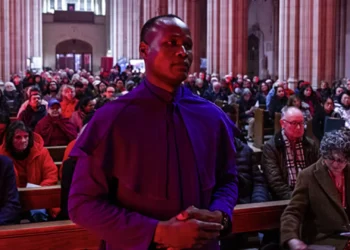 Catequista perdoa e abraça agressor em pleno tribunal após tentativa de homicídio na Nigéria