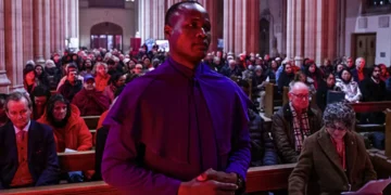 Catequista perdoa e abraça agressor em pleno tribunal após tentativa de homicídio na Nigéria