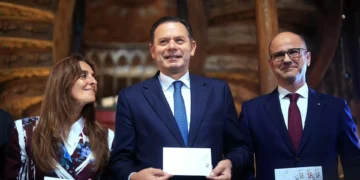 Primeiro-ministro anuncia classificação da Livraria Lello como monumento nacional