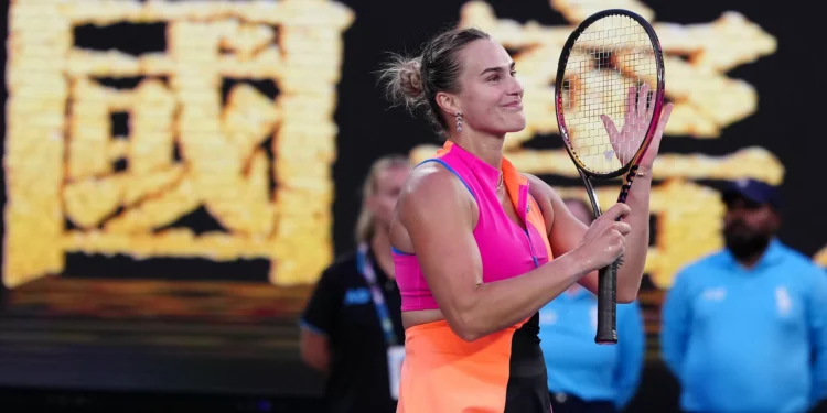 Sabalenka leva susto no 1º set, mas avança no Australian Open