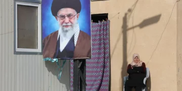 Irão nas ruas, silêncio na internet: Khameini “não recuará”, Pahlavi pede ajuda a Trump