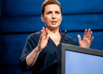 Sob sombra de Trump, premiê dinarmaquesa diz que Europa pode se defender melhor